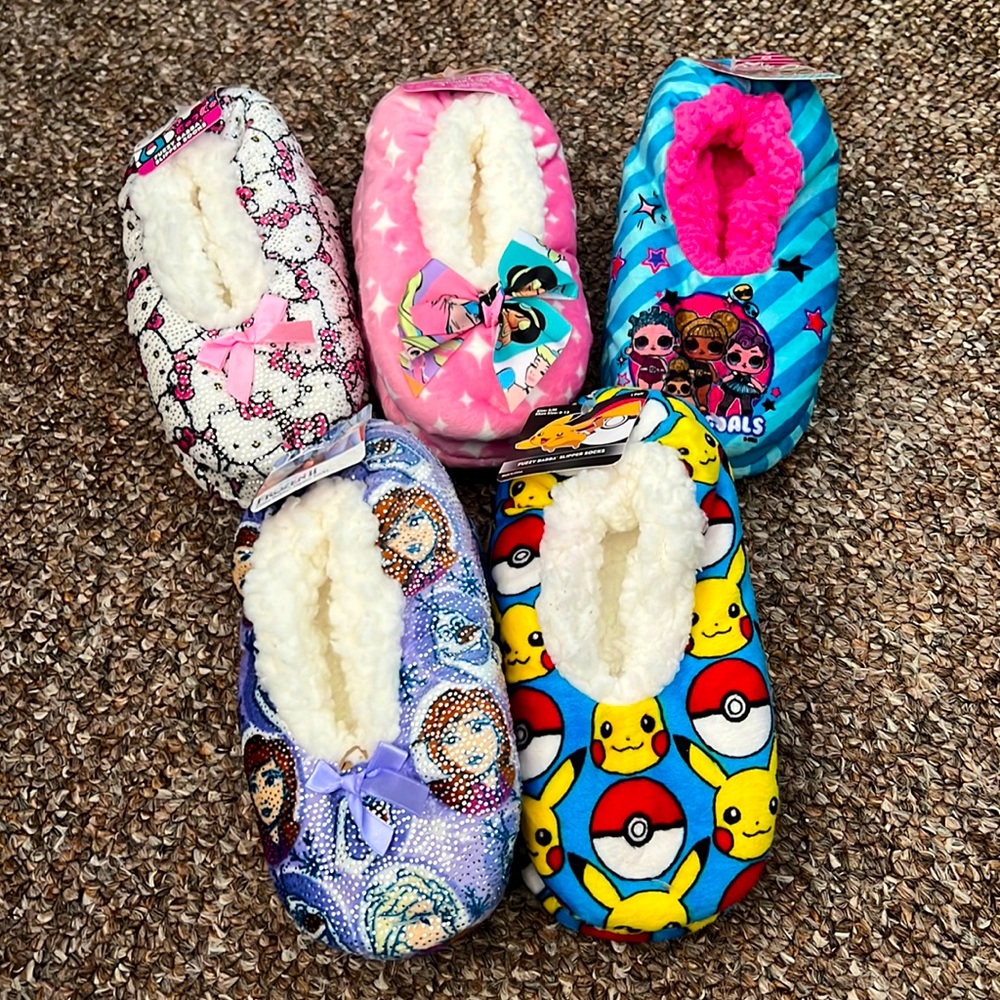 1 Pair Fuzzy Babba Kids Warm Home Wear! Please Choose 1 Animation To Ship Out!